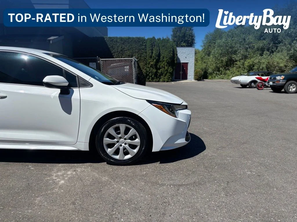 Used 2022 White Toyota LE image 8