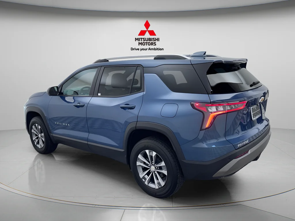 Used 2025 Lakeshore Blue Chevrolet LT image 6
