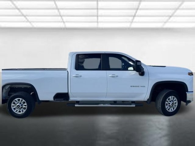 Used 2025 Summit White Chevrolet LT image 1