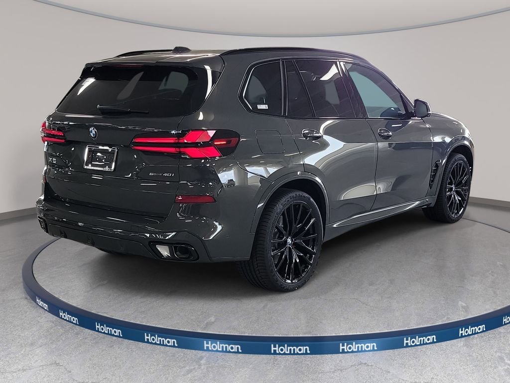 New 2026 Dravit Grey Metallic BMW sDrive40i image 4