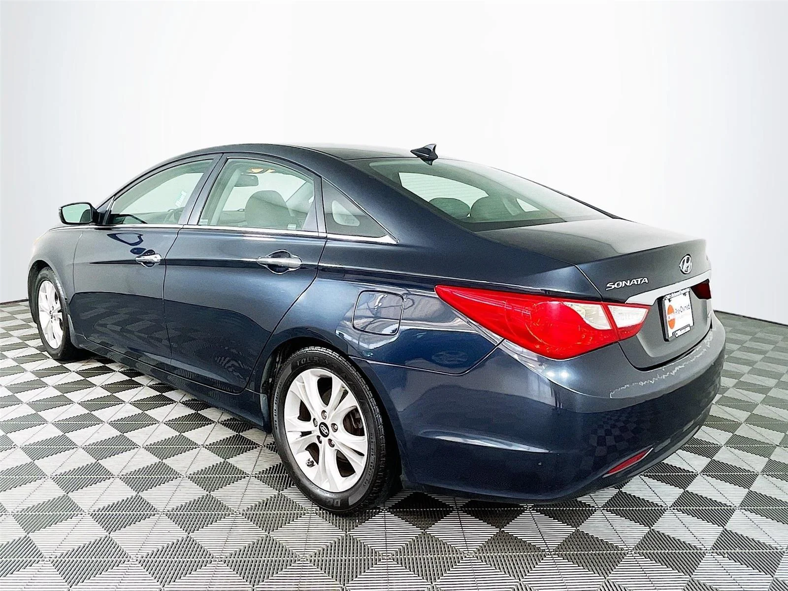 Used 2013 Pacific Blue Pearl Hyundai Limited PZEV image 6