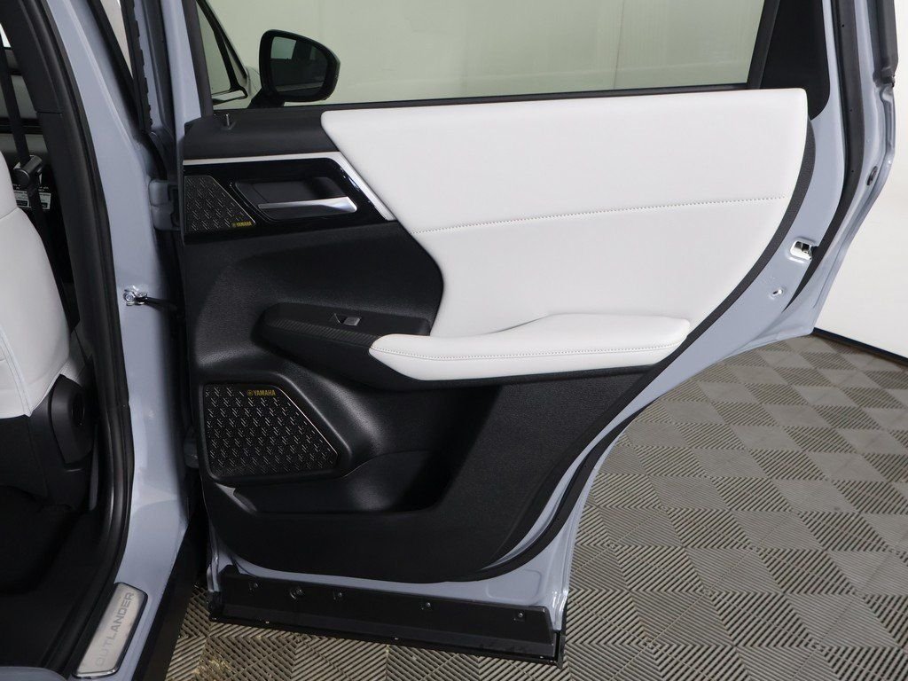 New 2026 Gray Mitsubishi SE image 29