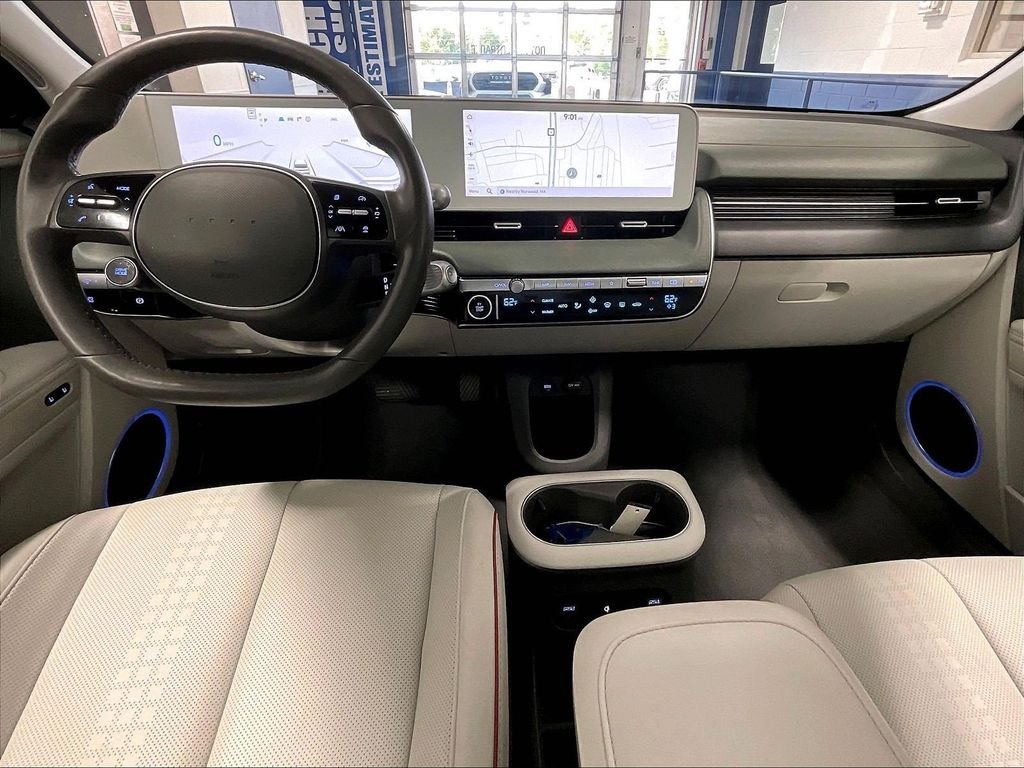 Used 2023 Green Hyundai Limited image 21