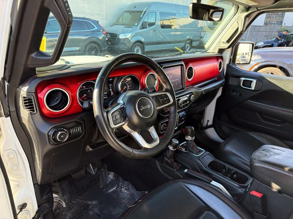 Used 2021 White Jeep Unlimited Rubicon image 28