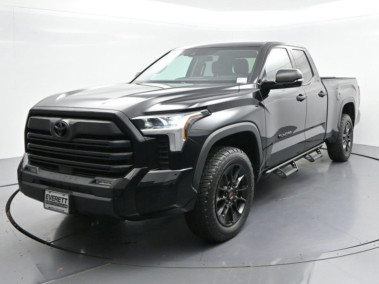 Used 2023 Black Toyota SR5 image 3