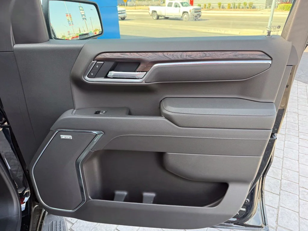 New 2026 Onyx Black GMC SLT image 18