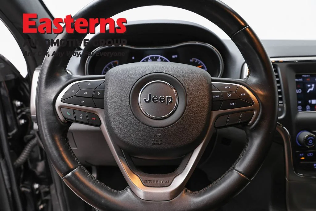 Used 2021 Black Jeep Laredo E image 10