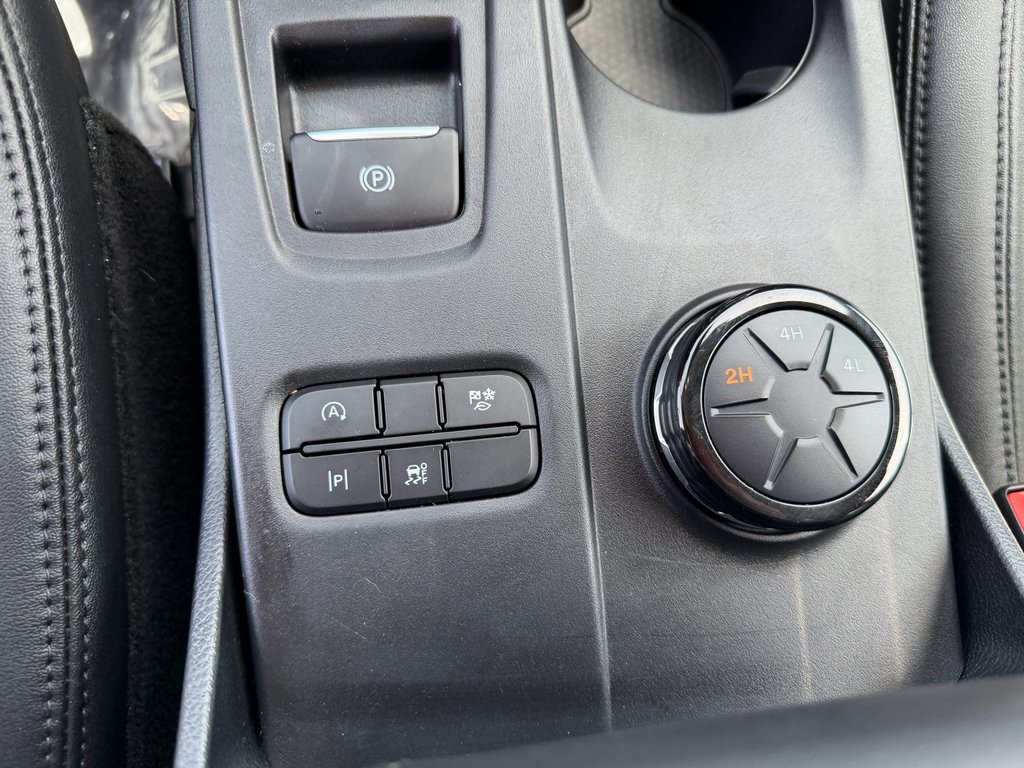 Used 2025 Shadow Black Ford LARIAT image 21
