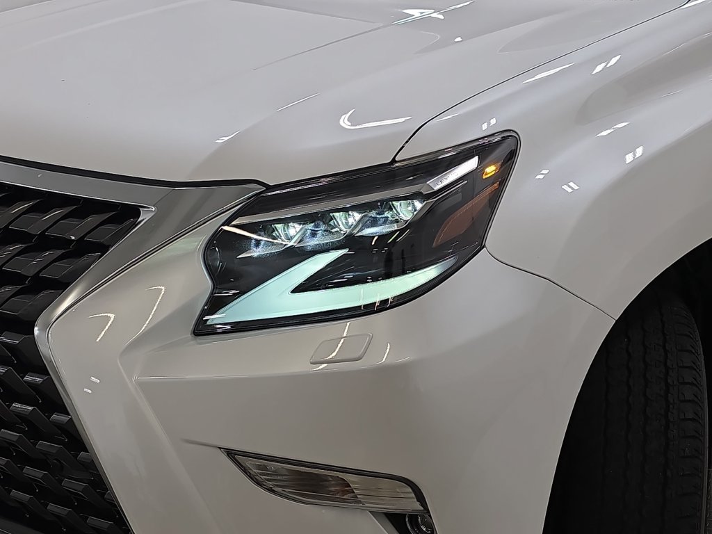 Used 2023 White Pearl Lexus 460 image 30