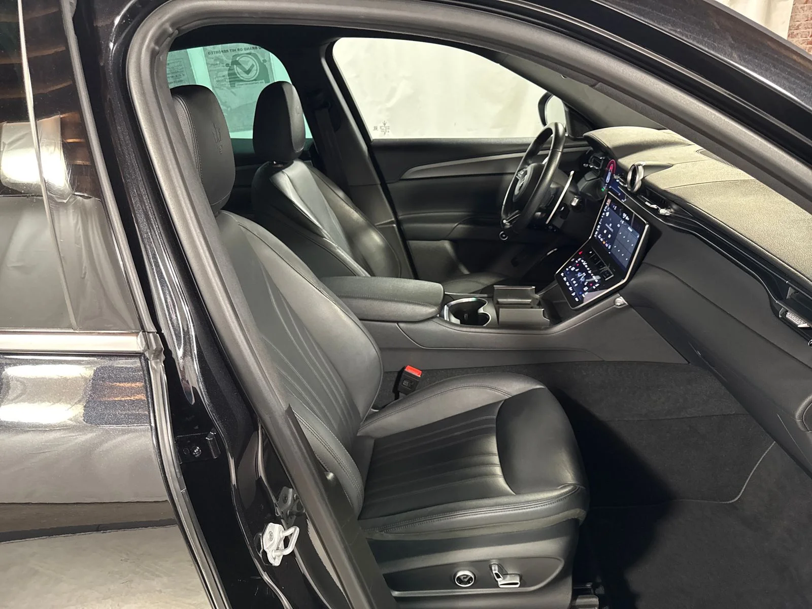 Used 2024 Nero Tempesta Metallic Maserati GT image 21