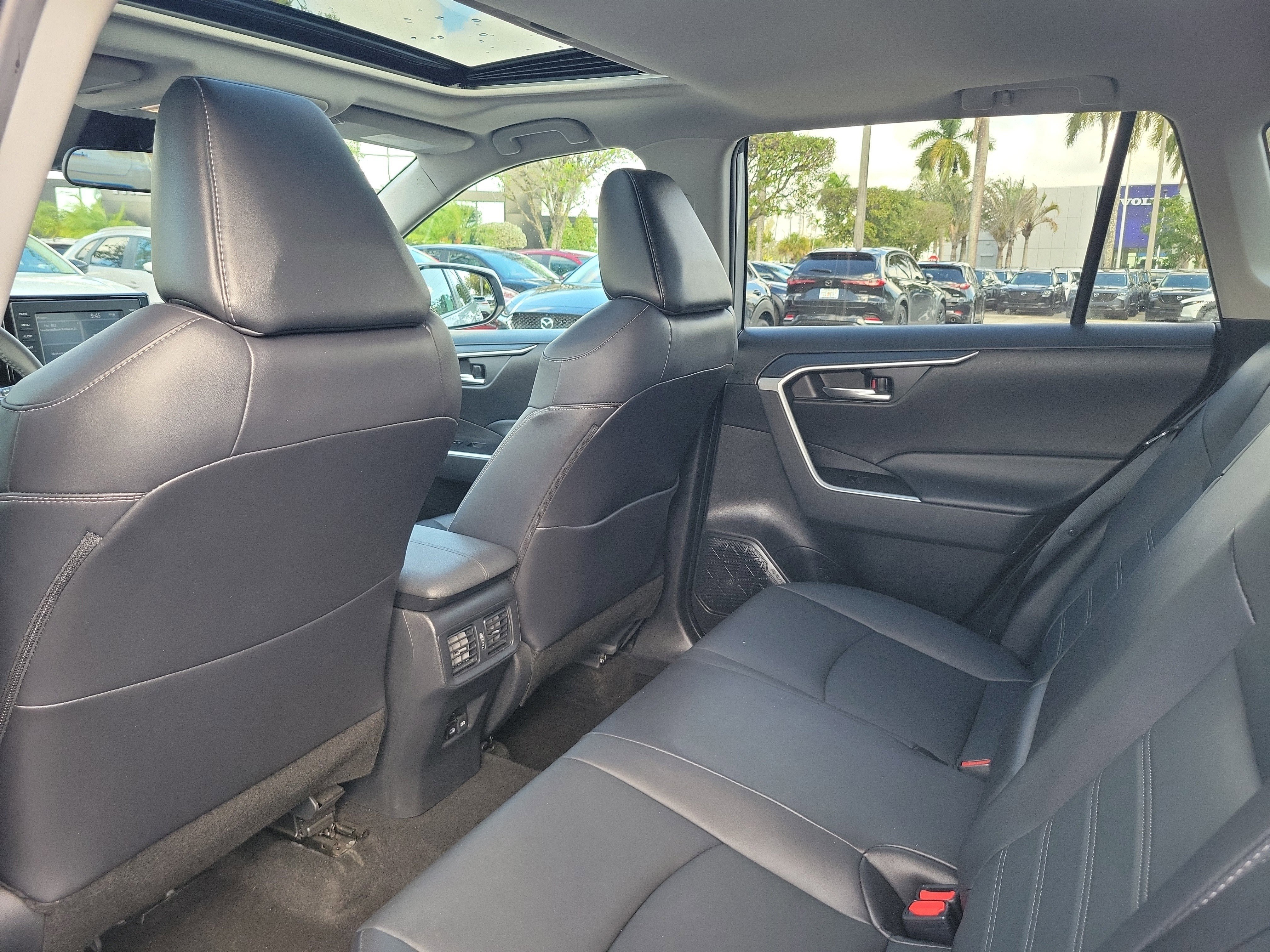 Used 2022 Silver Toyota XLE Premium image 12