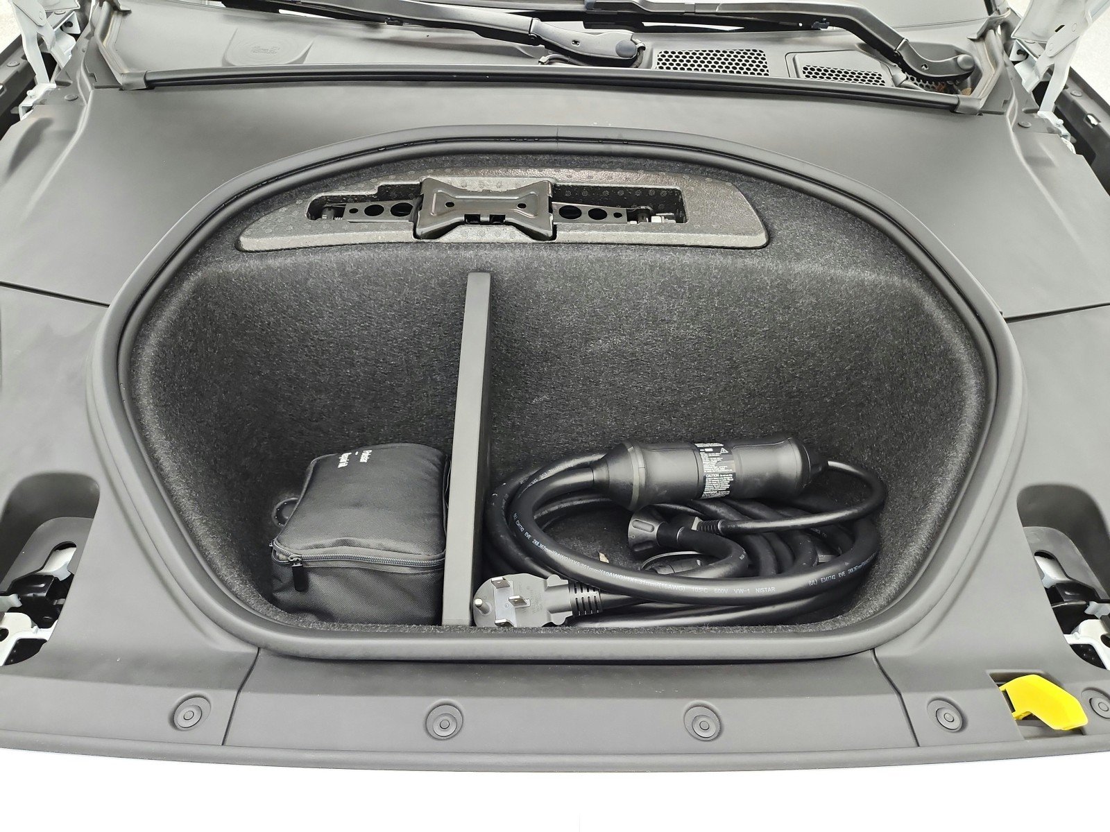 Used 2023 Snow Metallic Polestar Performance Plus image 16