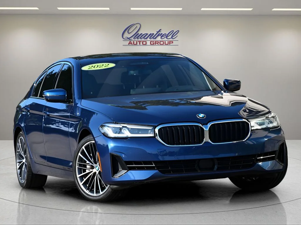 Used 2022 Blue BMW 540i xDrive image 1