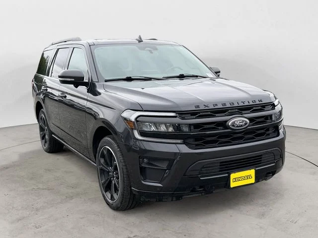 Used 2024 Gray Metallic Ford Limited image 3