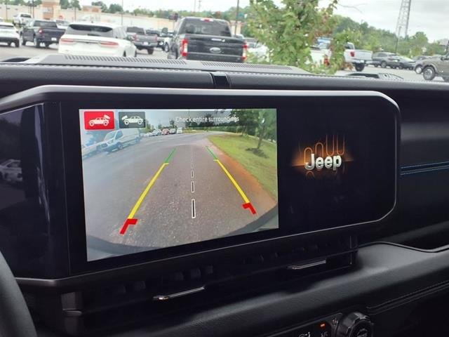 Certified Used 2024  Jeep  image 9