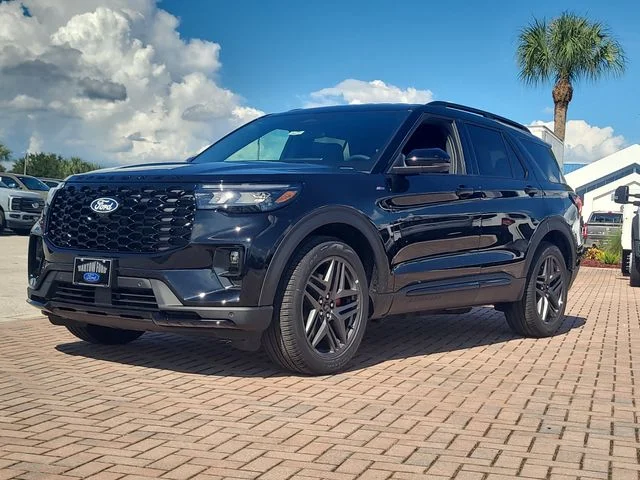 New 2027 Black Metallic Ford ST-Line image 32