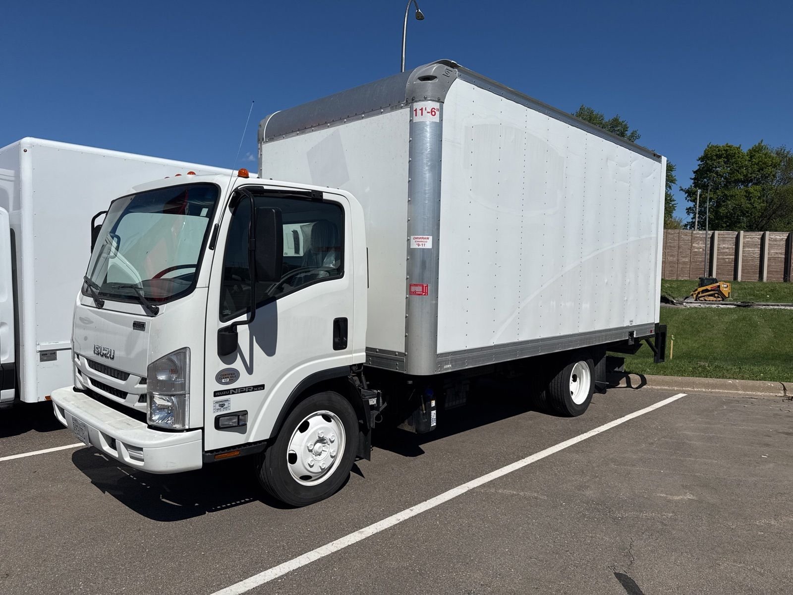 2022 Isuzu NPR-HD's photo