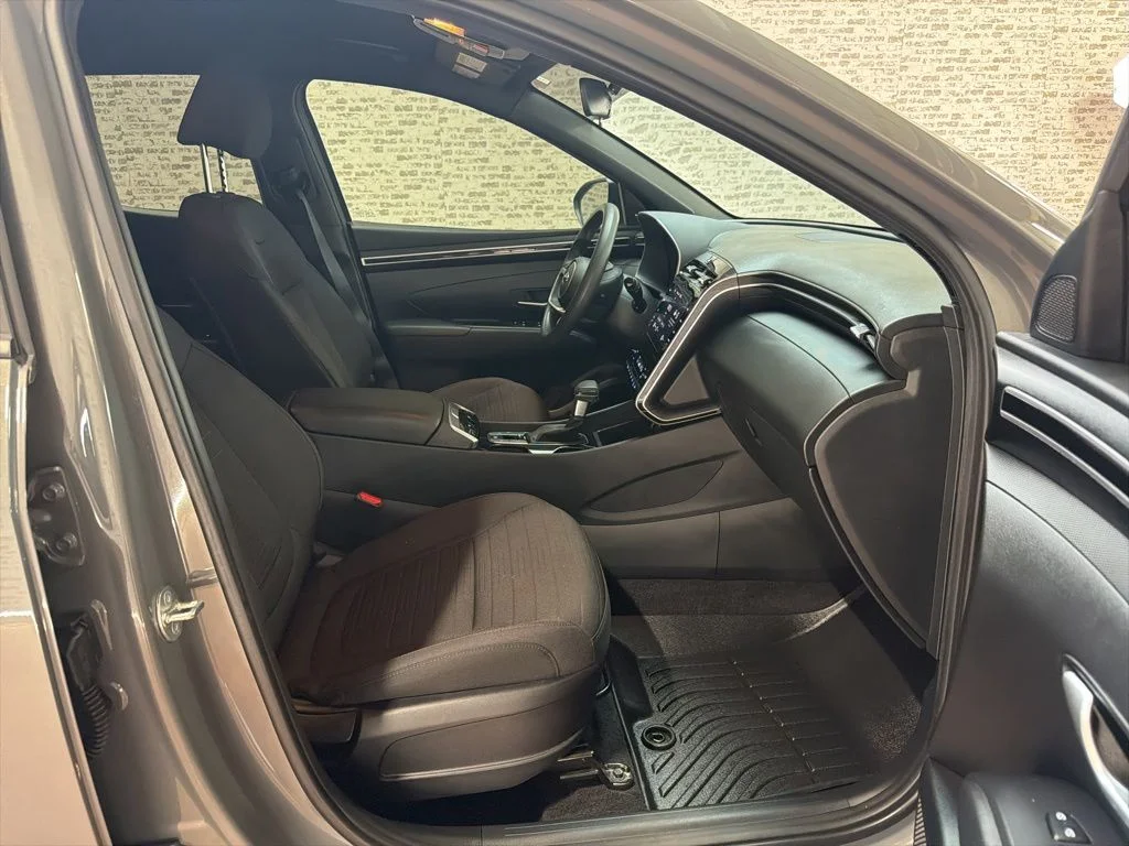 Used 2024 Hampton Gray Hyundai SEL image 11