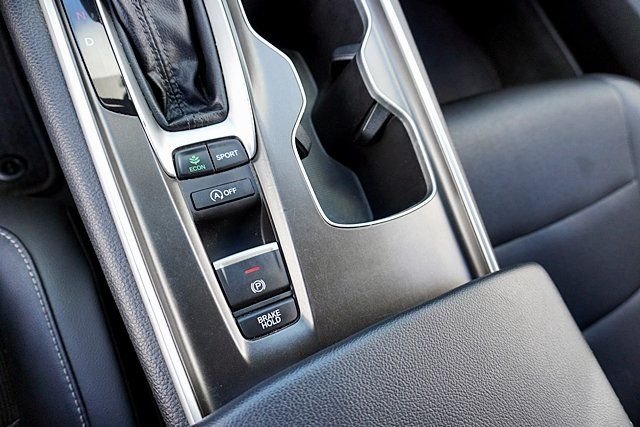 Used 2021  Honda Sport image 29