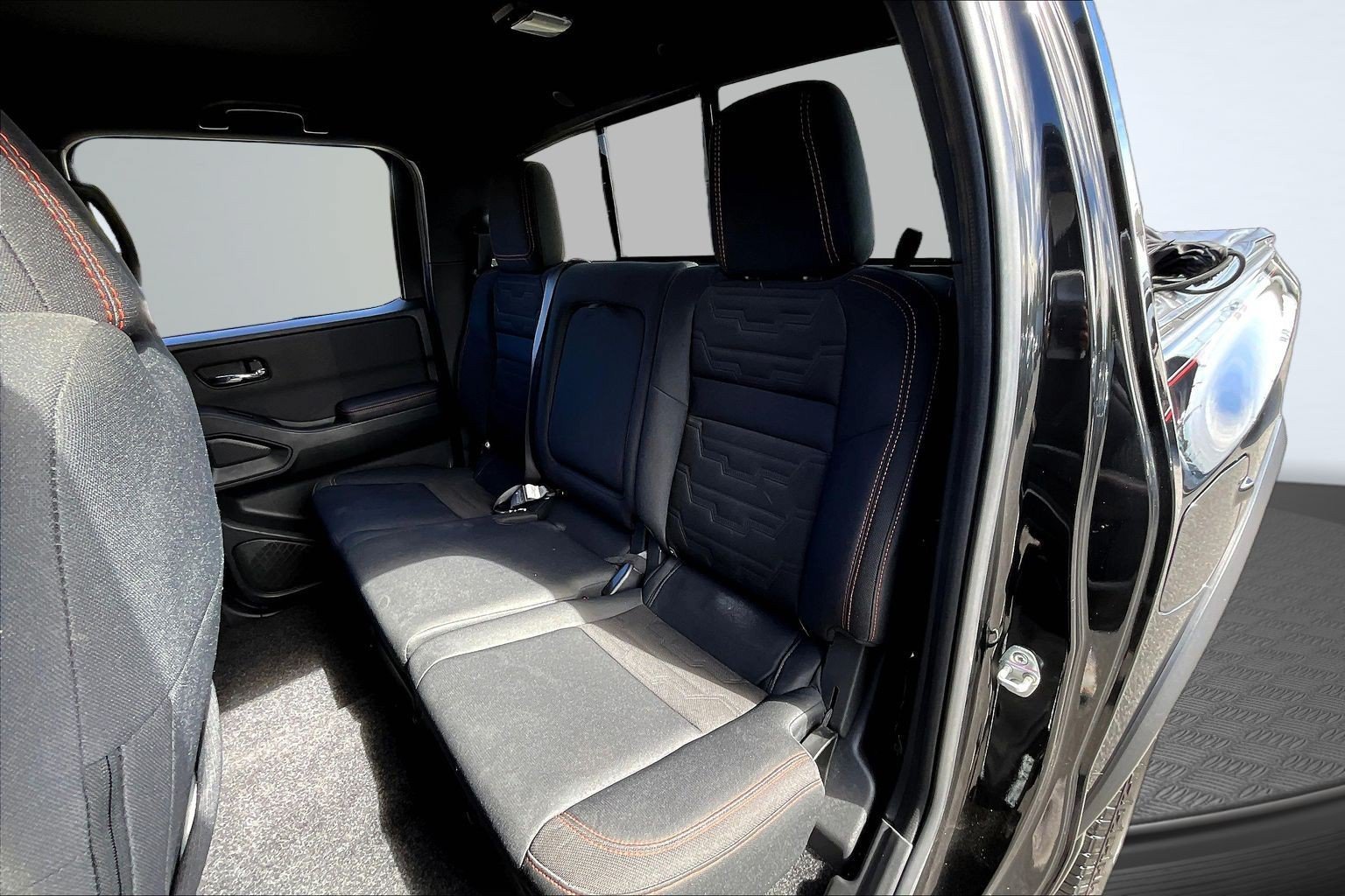 Used 2022 Black Nissan PRO-4X image 20
