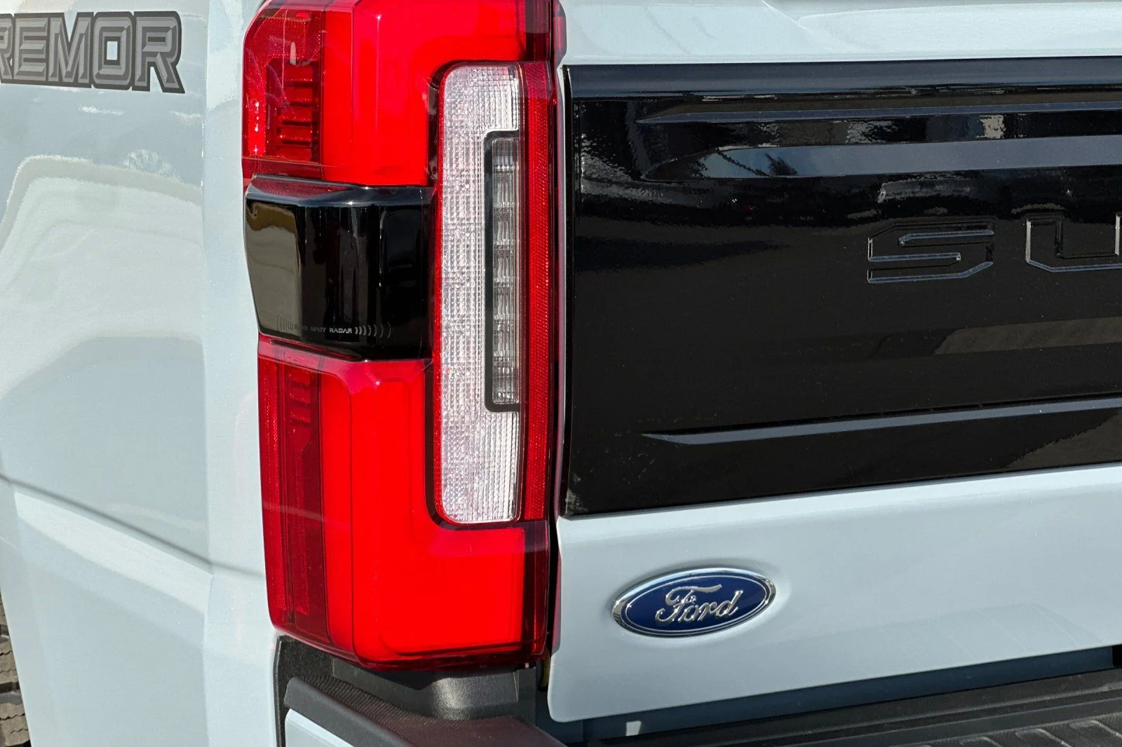 New 2026 Glacier Gray Metallic Tri-Coat Ford F-350® Platinum® image 25