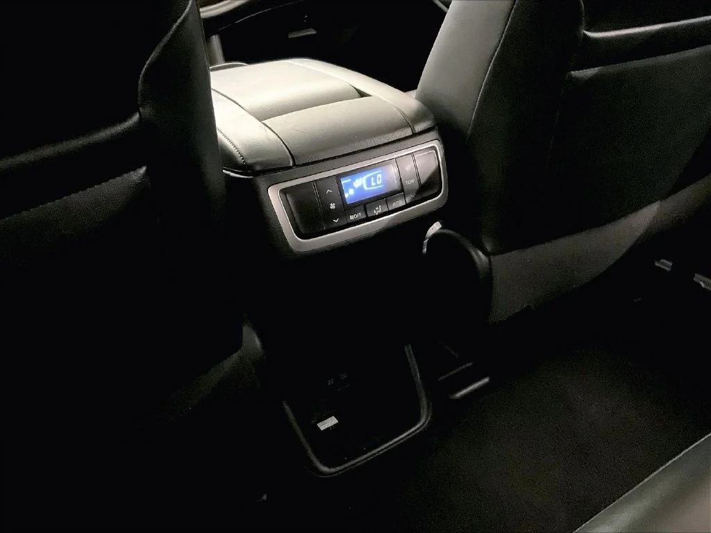 Certified Used 2018 White Toyota XLE image 38