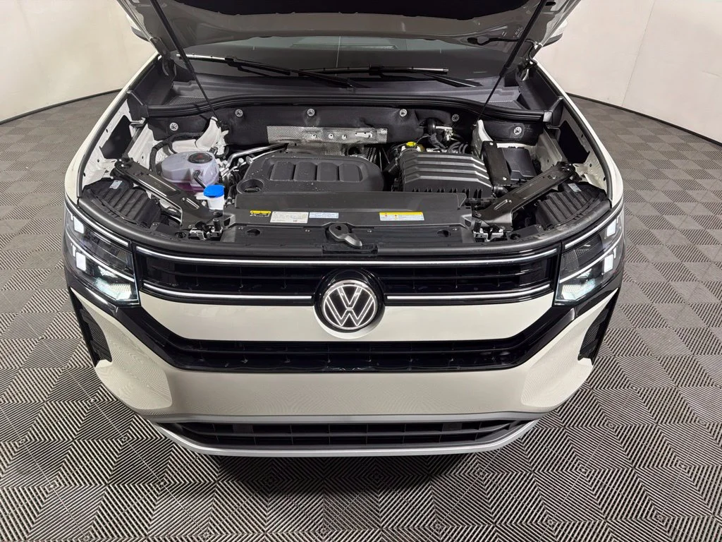New 2027 Beige/tan Volkswagen SE w/Technology image 26