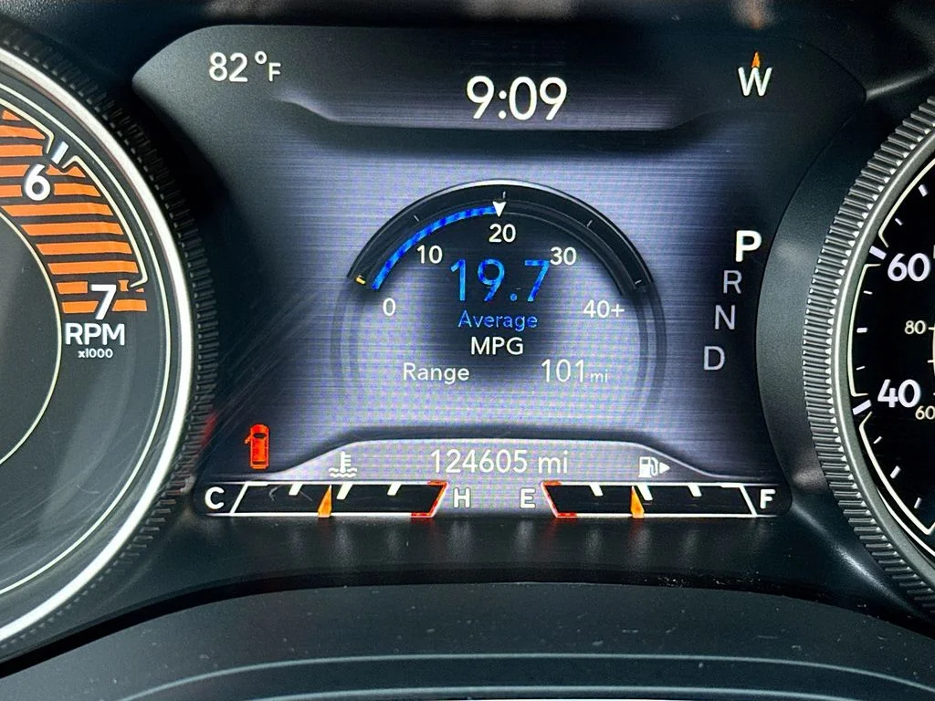 Used 2019 Bright White Clearcoat Jeep Trailhawk image 12