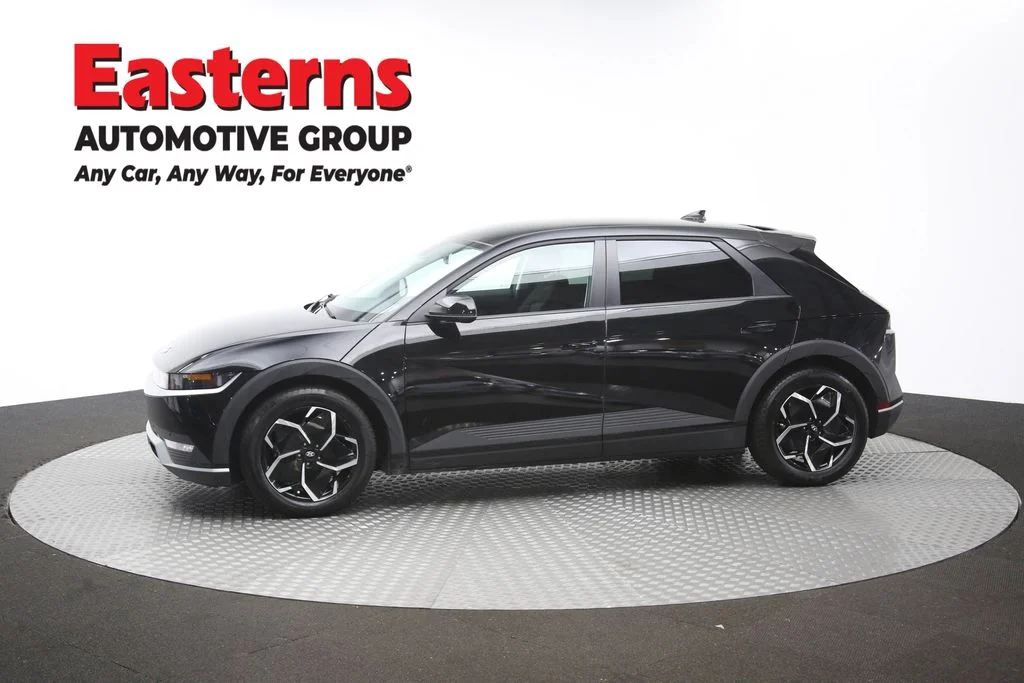 Used 2024 Black Hyundai SEL image 55