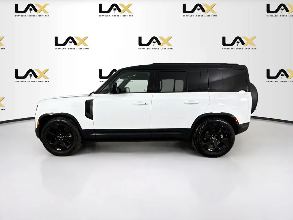 Used 2024 White Land Rover S image 4