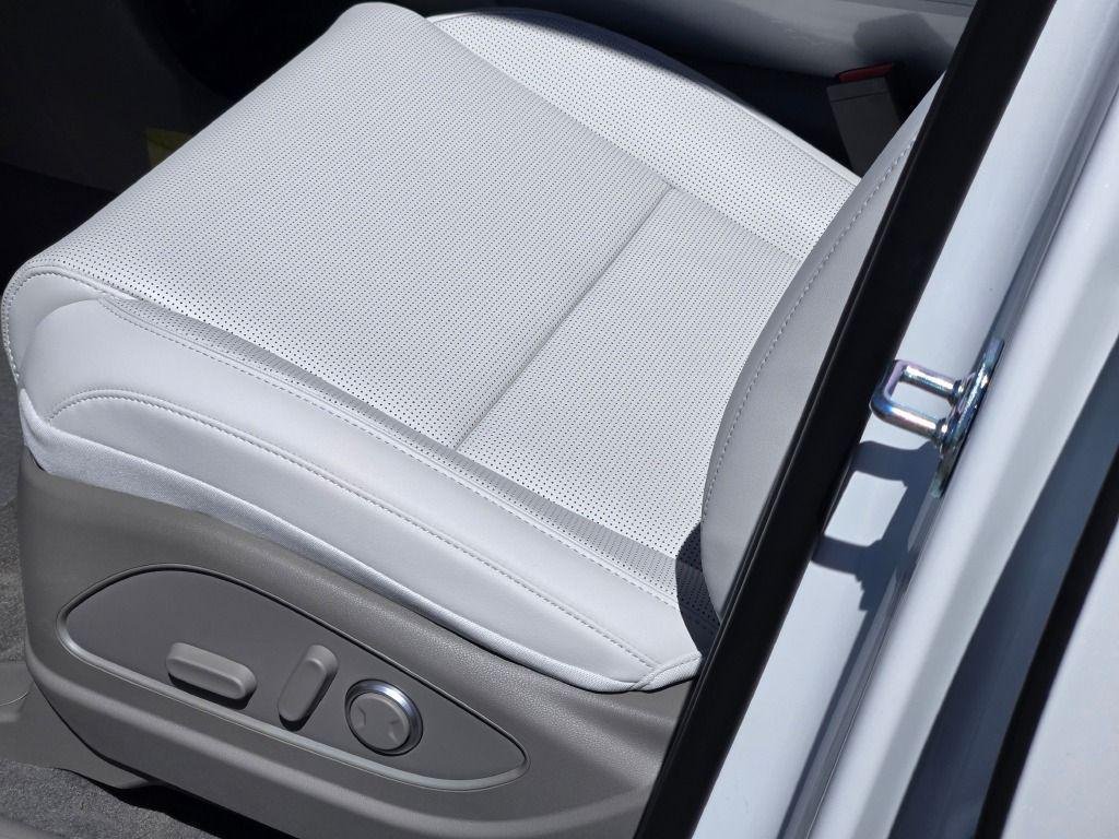 New 2026 White Pearl Hyundai SEL AWD image 23