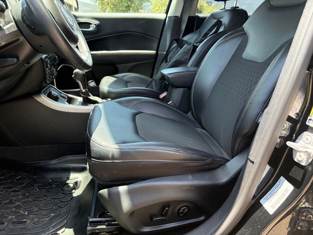 Used 2018 Black Jeep Latitude image 8