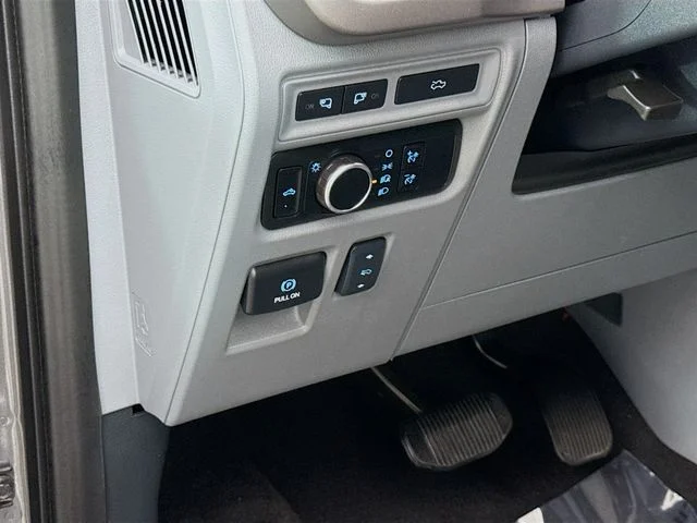 Used 2024 Gray Metallic Ford XLT image 10