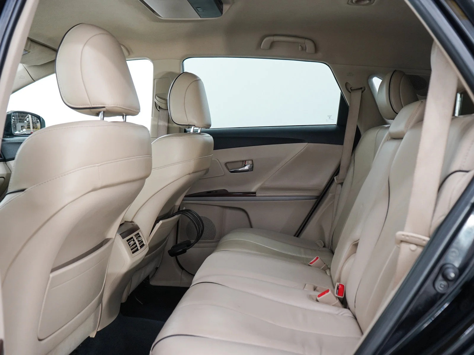 Used 2009 Black Toyota wagon 4d image 15