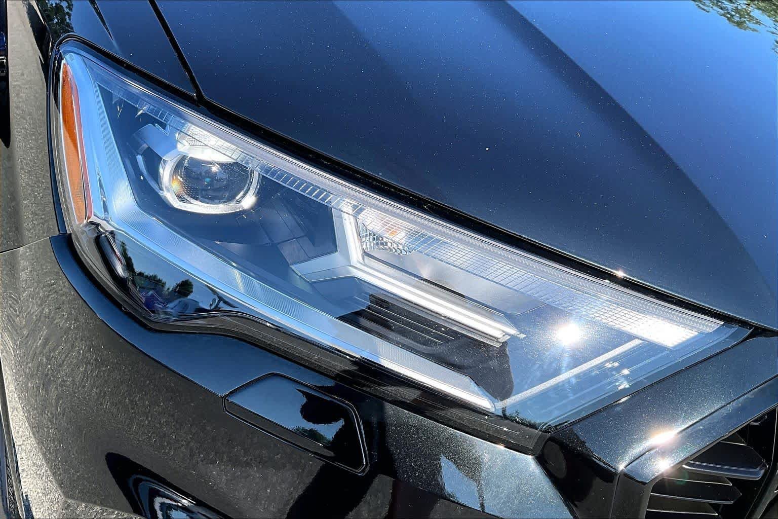 Used 2022 Mythos Black Metallic Audi Premium Plus image 27