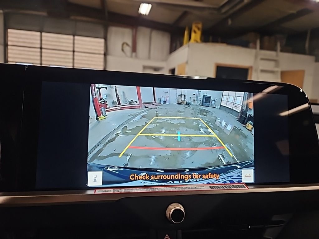 2025 Toyota Crown Signia XLE - Photo 26