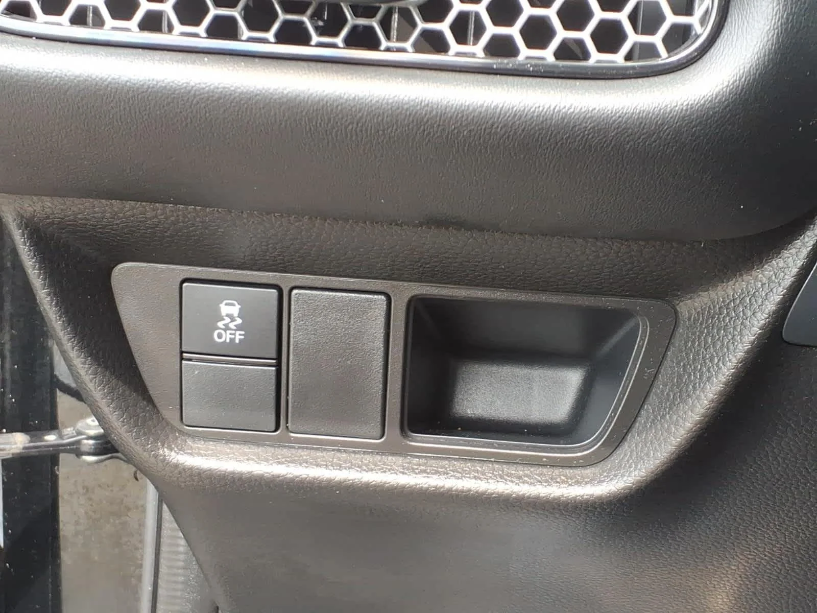 2025 Honda HR-V Sport - Photo 17