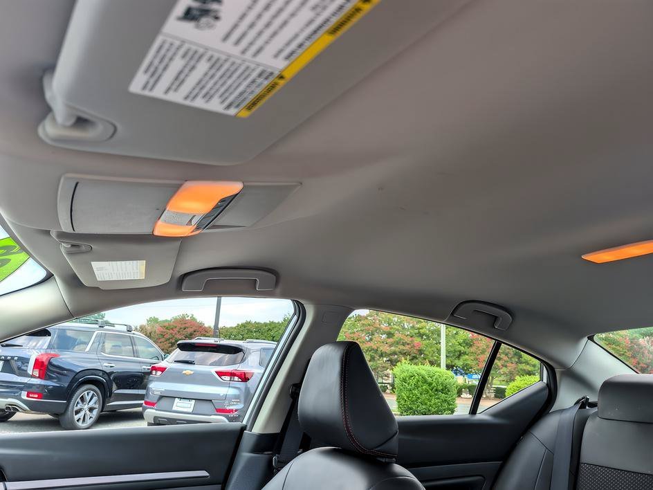 Used 2025 Pearl White Tricoat Nissan SR image 23