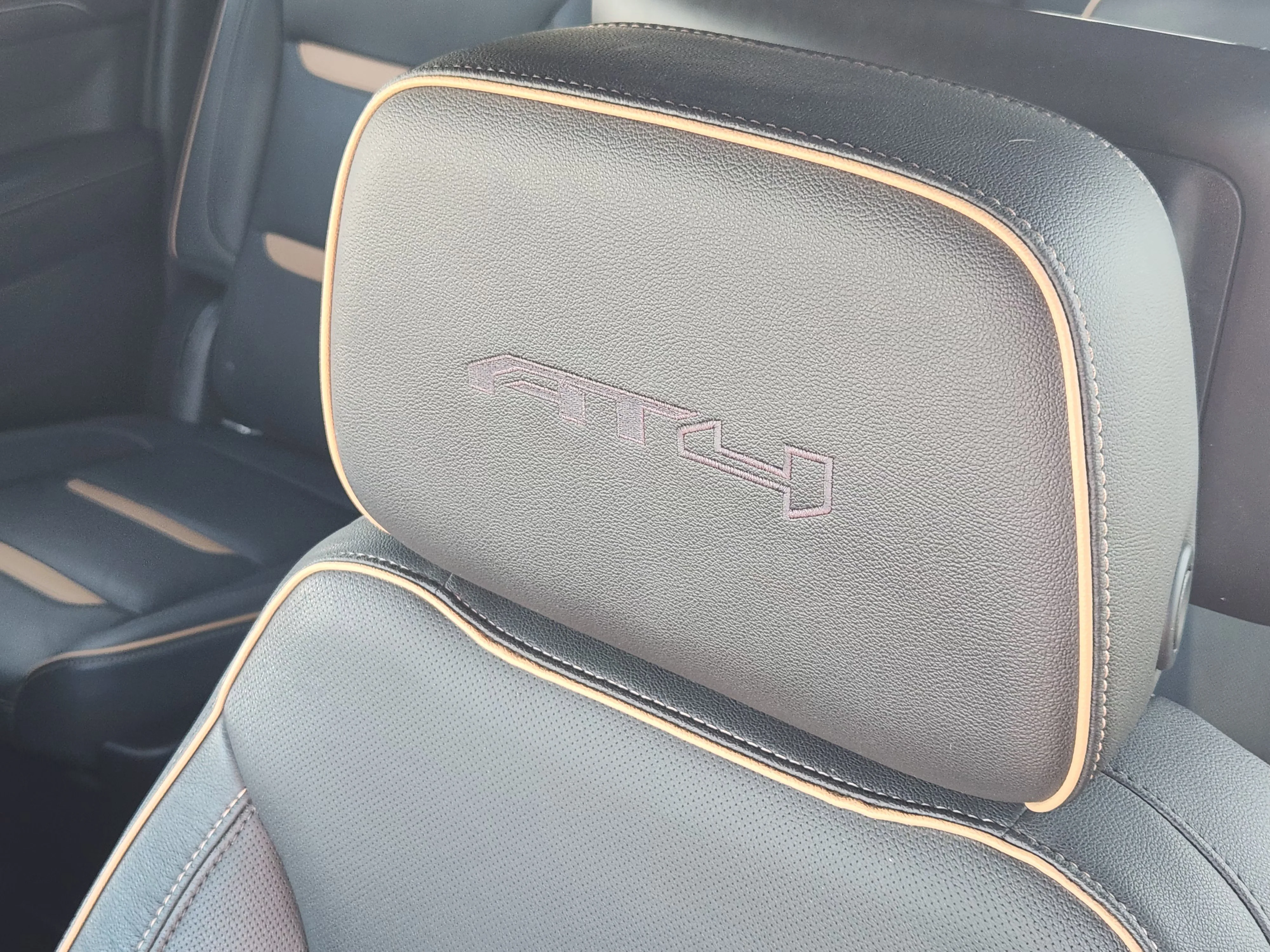 Used 2021 Onyx Black GMC AT4 image 16