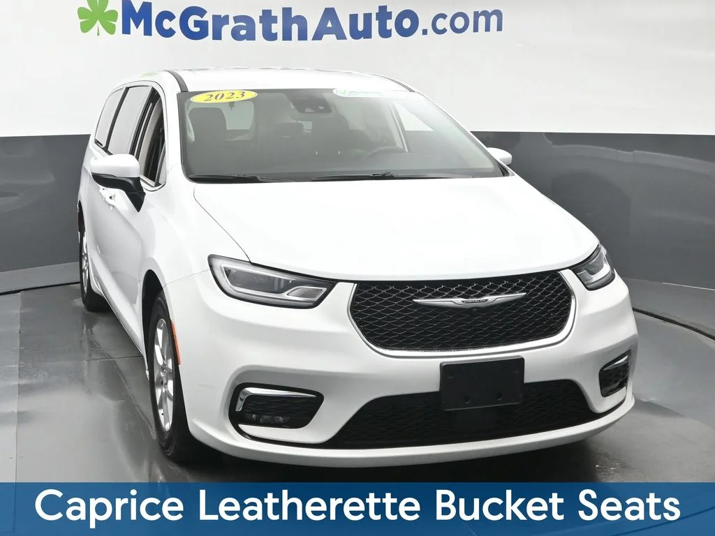 Used 2023 White Chrysler Touring L image 5