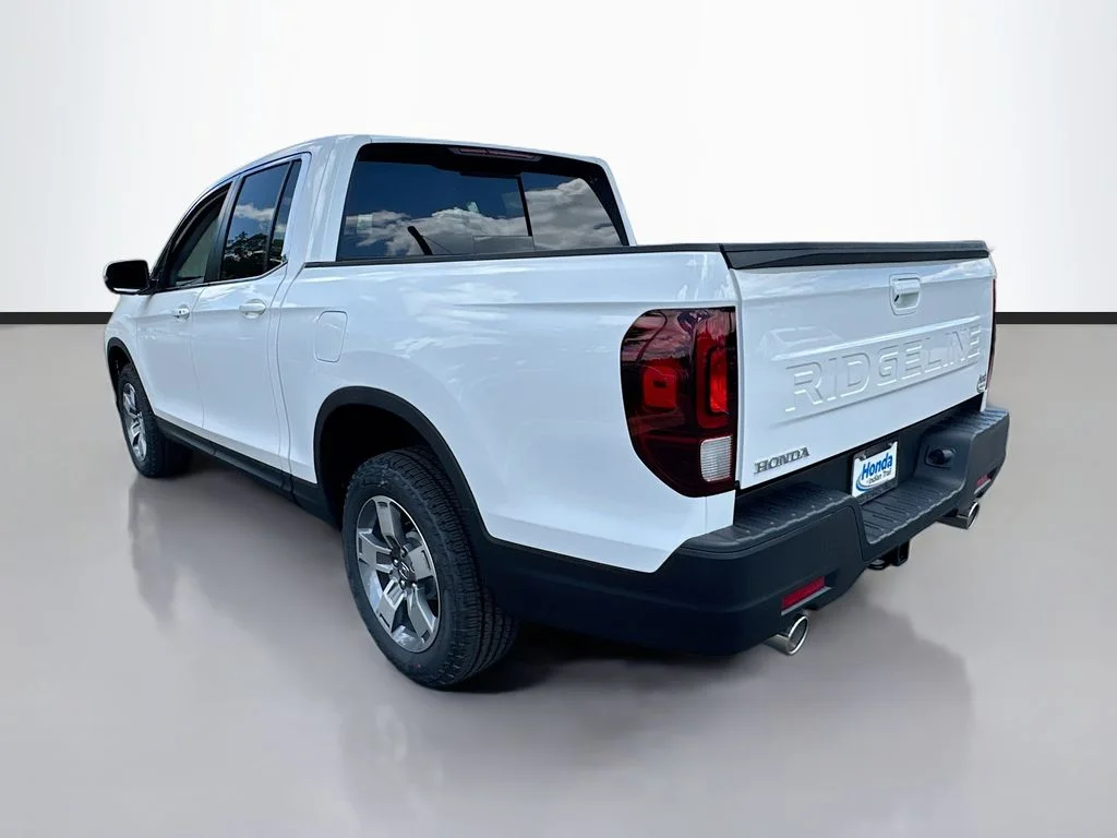 New 2026 Platinum White Pearl Honda RTL image 6