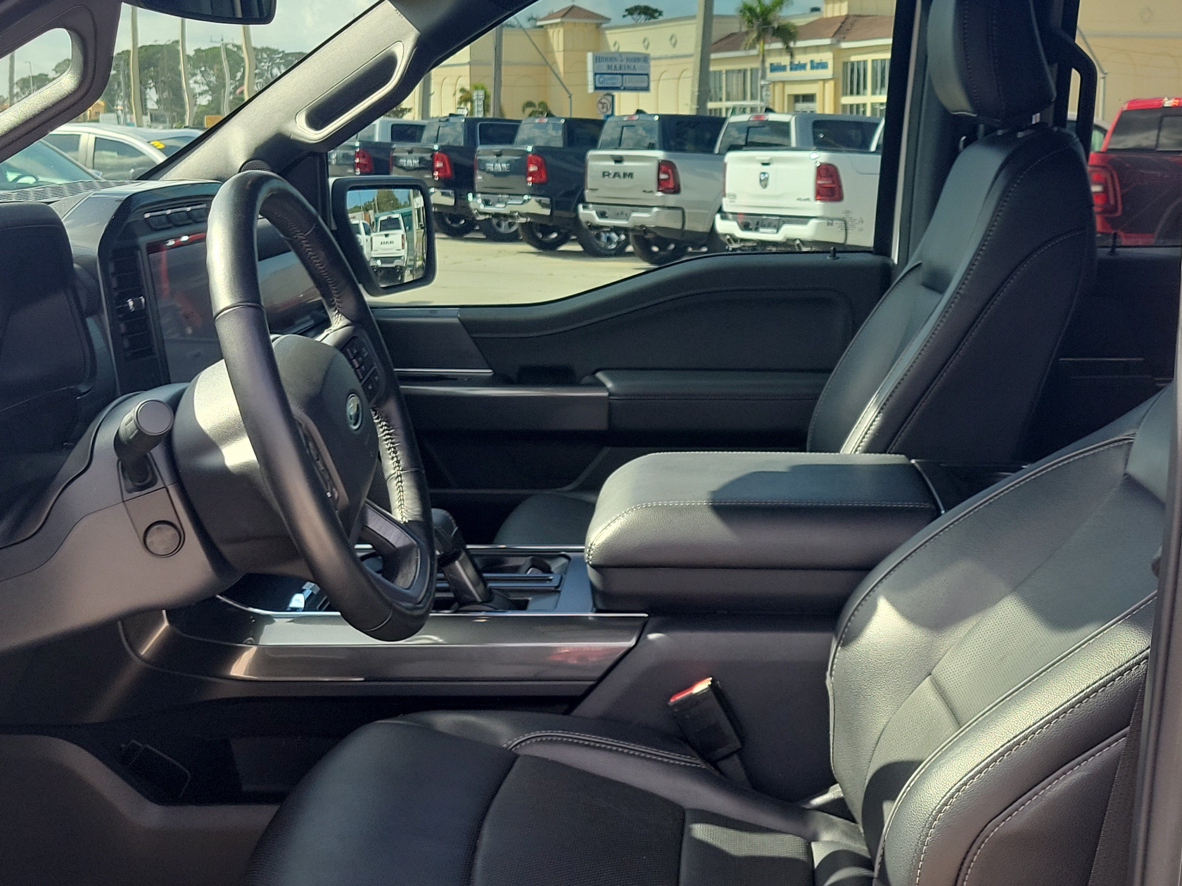 Used 2023 White Metallic Ford LARIAT image 20