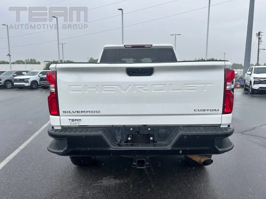 Used 2020 SUMMIT WHITE Chevrolet Custom image 26