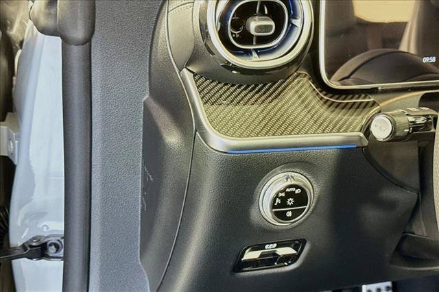 New 2027 MANUFAKTUR Alpine Grey Mercedes-Benz AMG® CLE 53 image 39