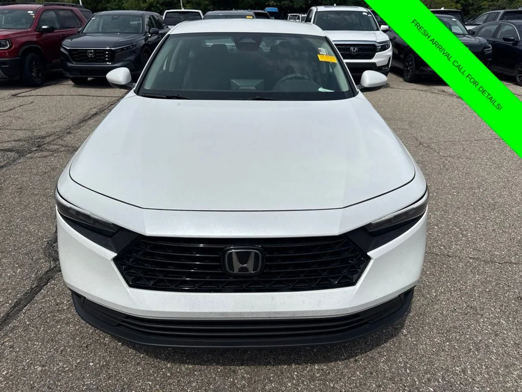 Used 2024  Honda LX image 2