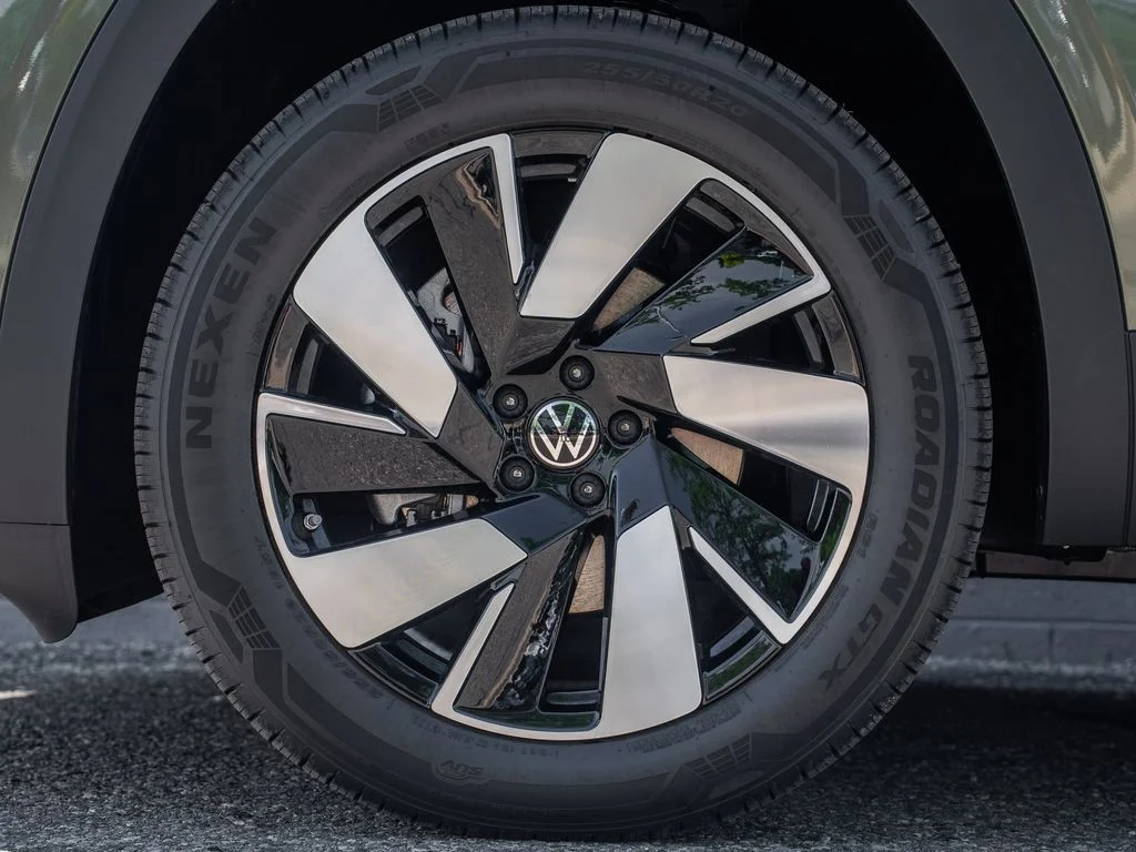 New 2026 Green Volkswagen 2.0T SEL image 7
