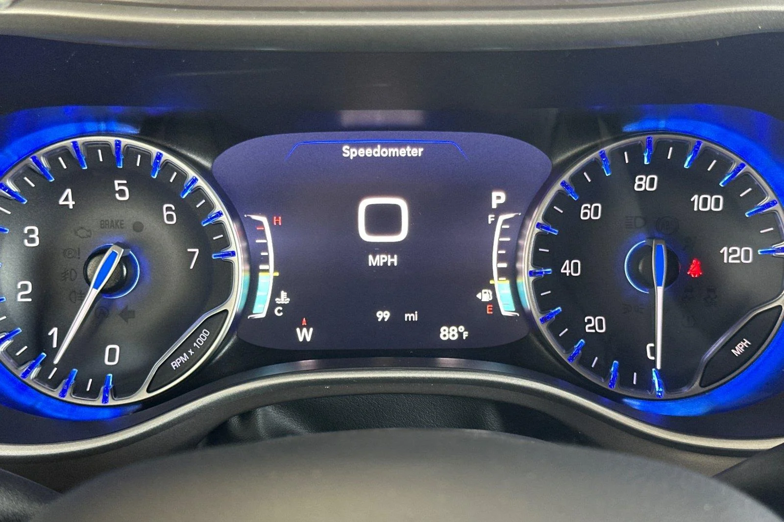 2025 Chrysler Voyager LX - Photo 28