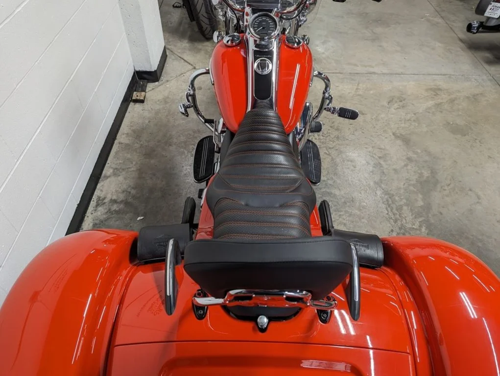 Used 2020 PERFORMANCE ORANGE Harley-Davidson® FLRT - Freewheeler image 8