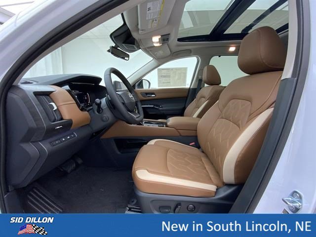 New 2026 Everest White Pearl Tricoat Nissan Platinum image 12