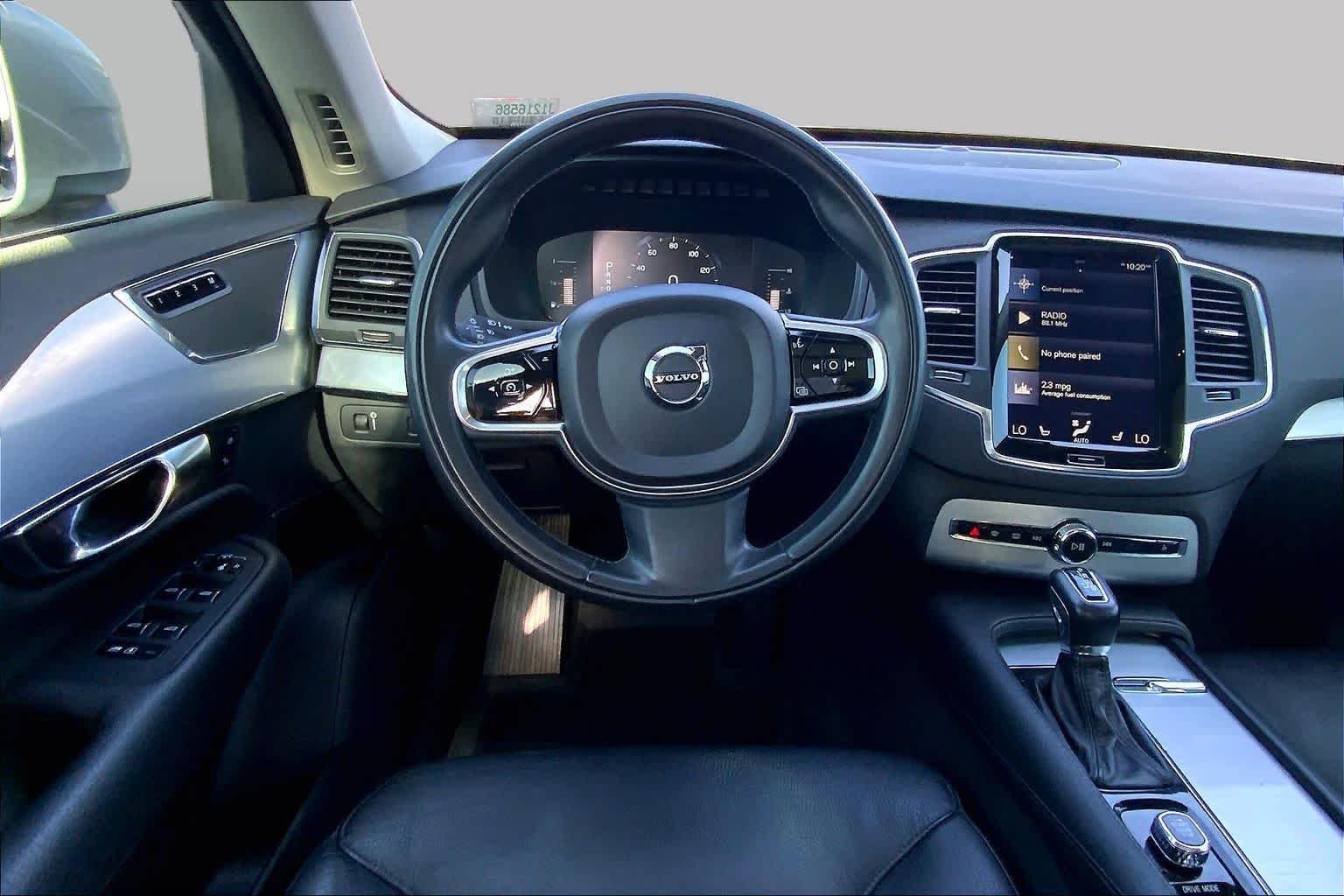 Pre-Owned 2018 Volvo XC90 Momentum